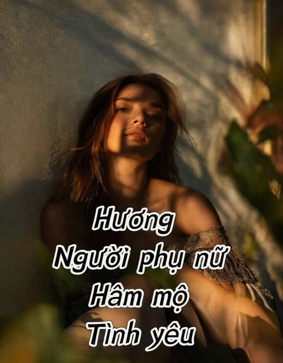 Hương Người Phụ Nữ Hâm Mộ Tình Yêu